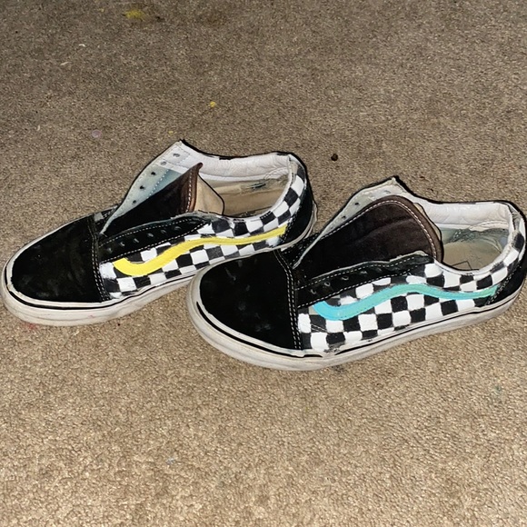 VANS - Picture 2 of 3